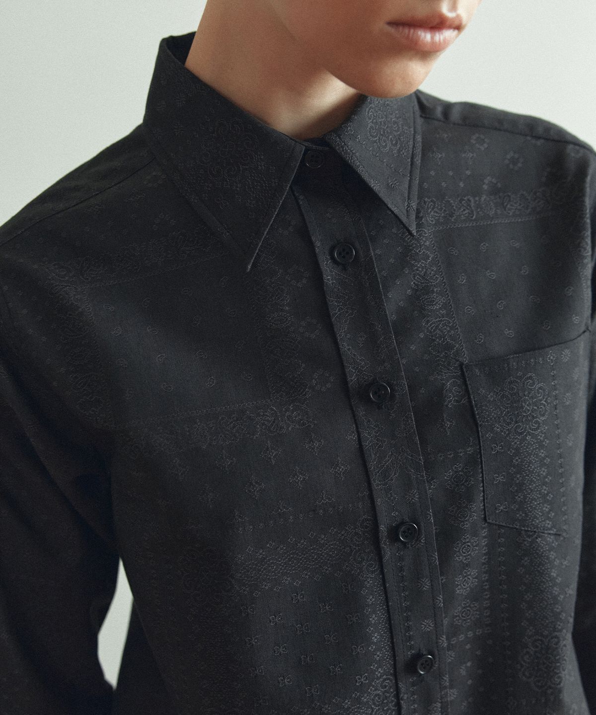 파로(FAHRO) REGULAR FIT PAISLEY SHIRT BLACK