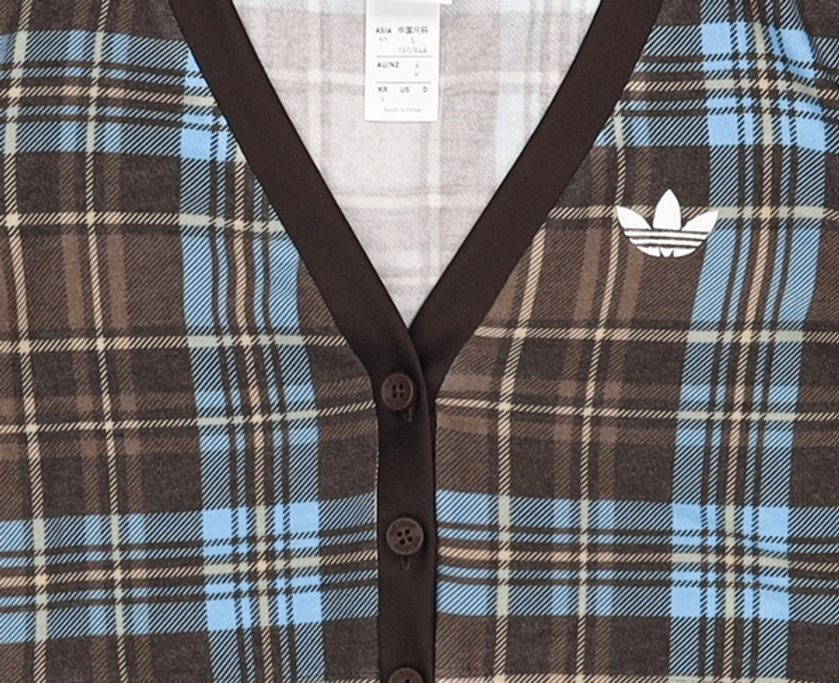 아디다스(ADIDAS) 버튼 디테일 체크 브이넥 셔츠 - 브라운 / KW4548 S