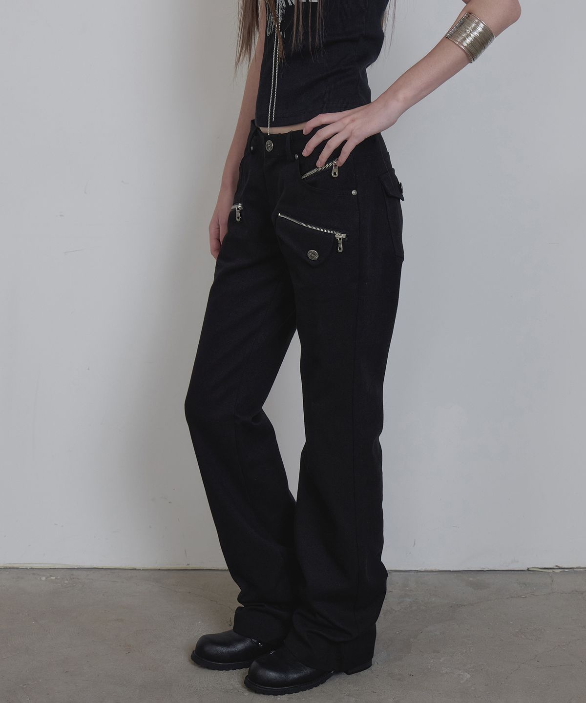 애시메트리(ASYMMETRY) DISTORTED ZIP PANTS