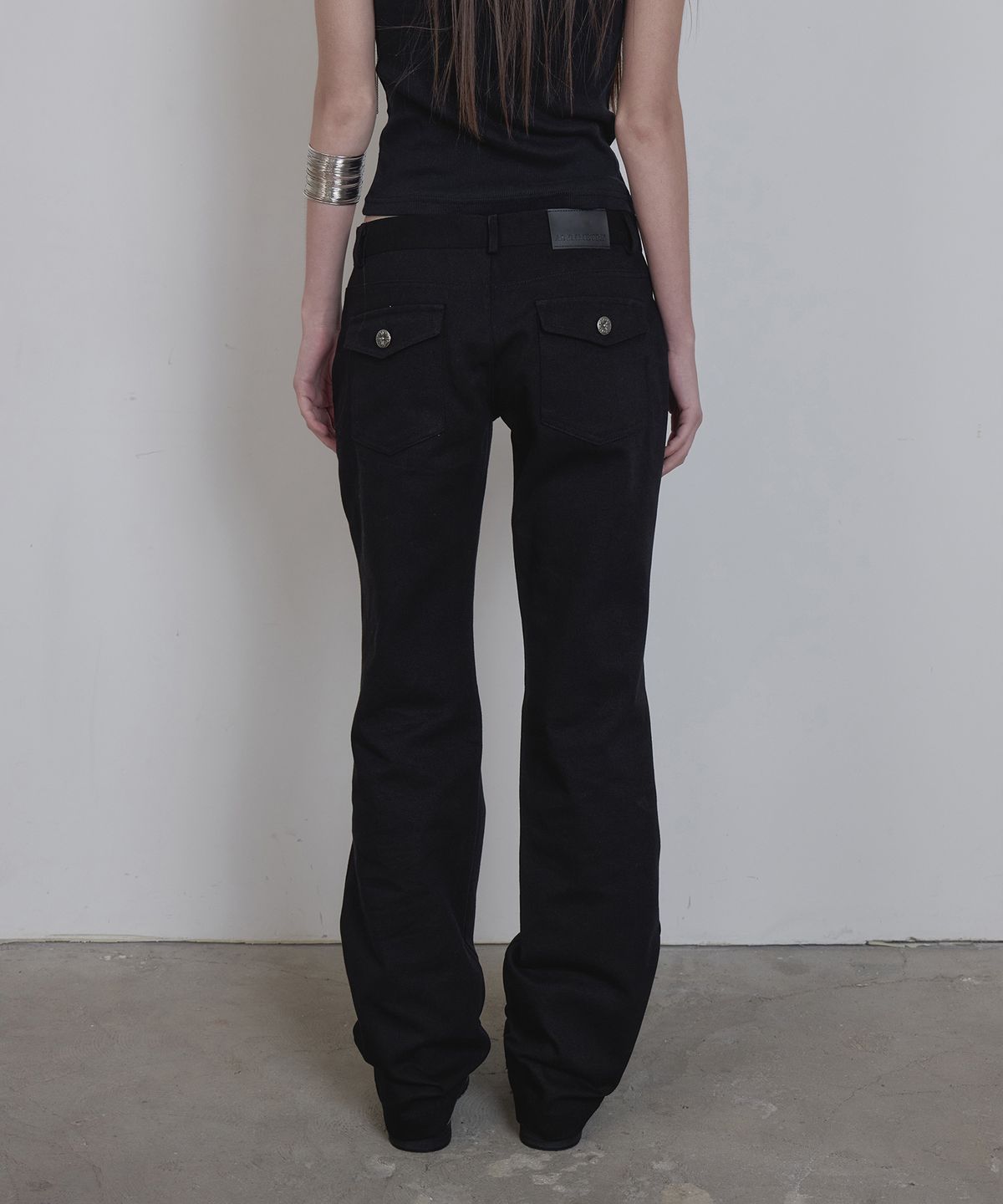 애시메트리(ASYMMETRY) DISTORTED ZIP PANTS