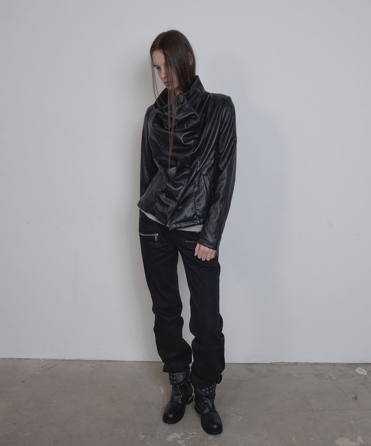 애시메트리(ASYMMETRY) DISTORTED ZIP PANTS