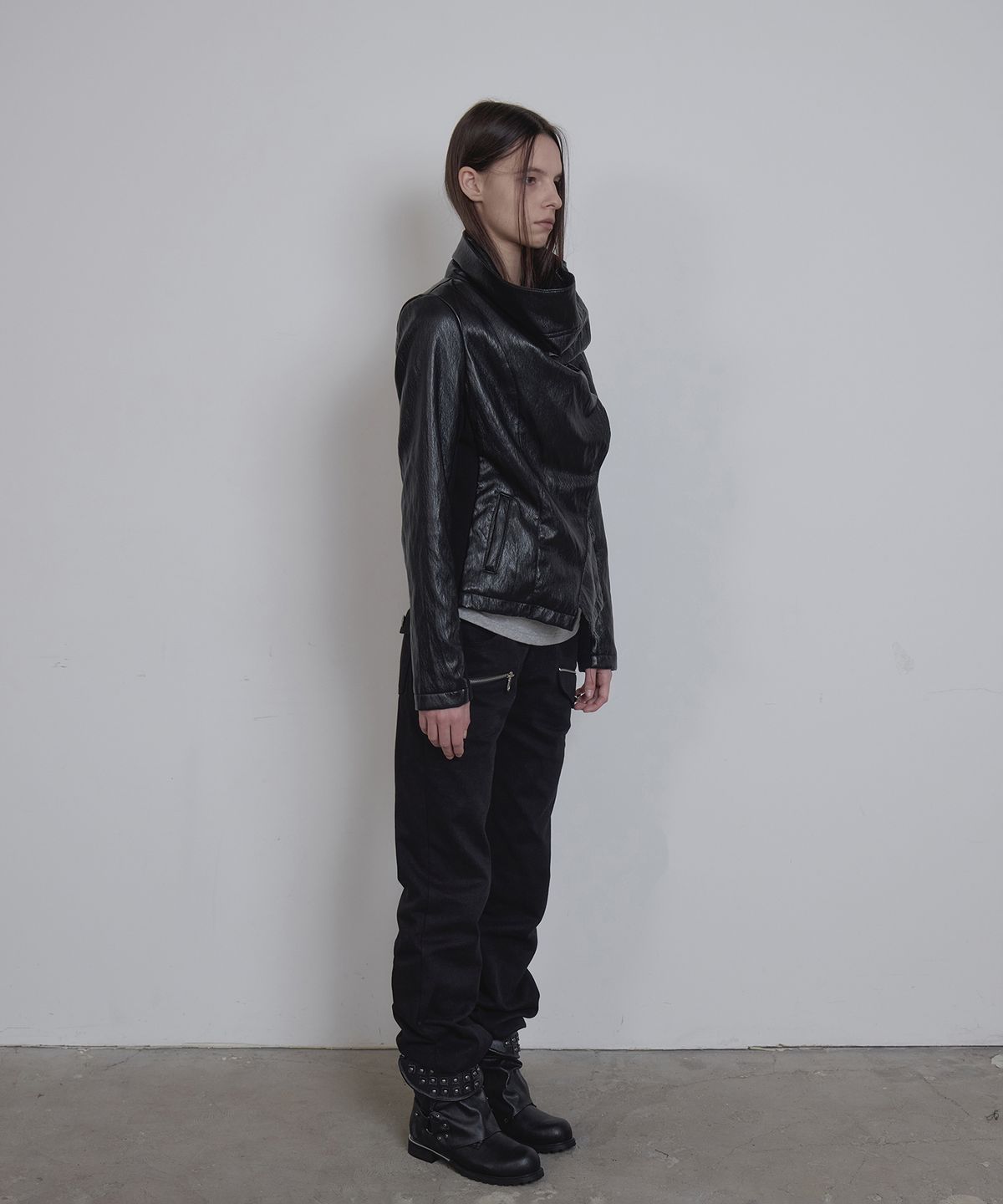 애시메트리(ASYMMETRY) CONVERTIBLE DRAPE LEATHER JACKET / BLACK