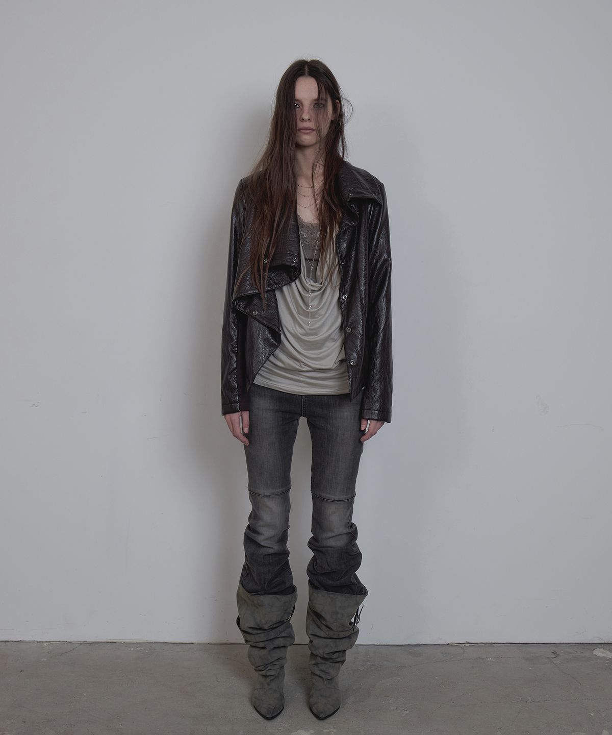 애시메트리(ASYMMETRY) CONVERTIBLE DRAPE LEATHER JACKET / BROWN
