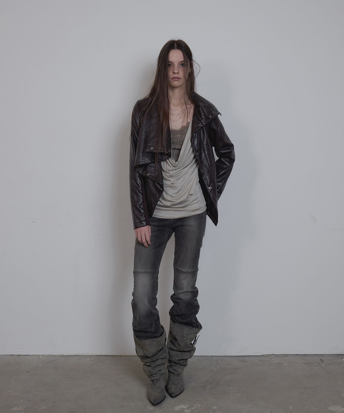애시메트리(ASYMMETRY) CONVERTIBLE DRAPE LEATHER JACKET / BROWN