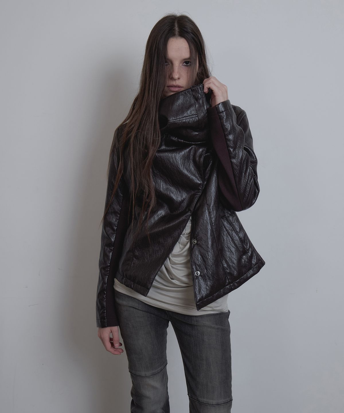 애시메트리(ASYMMETRY) CONVERTIBLE DRAPE LEATHER JACKET / BROWN