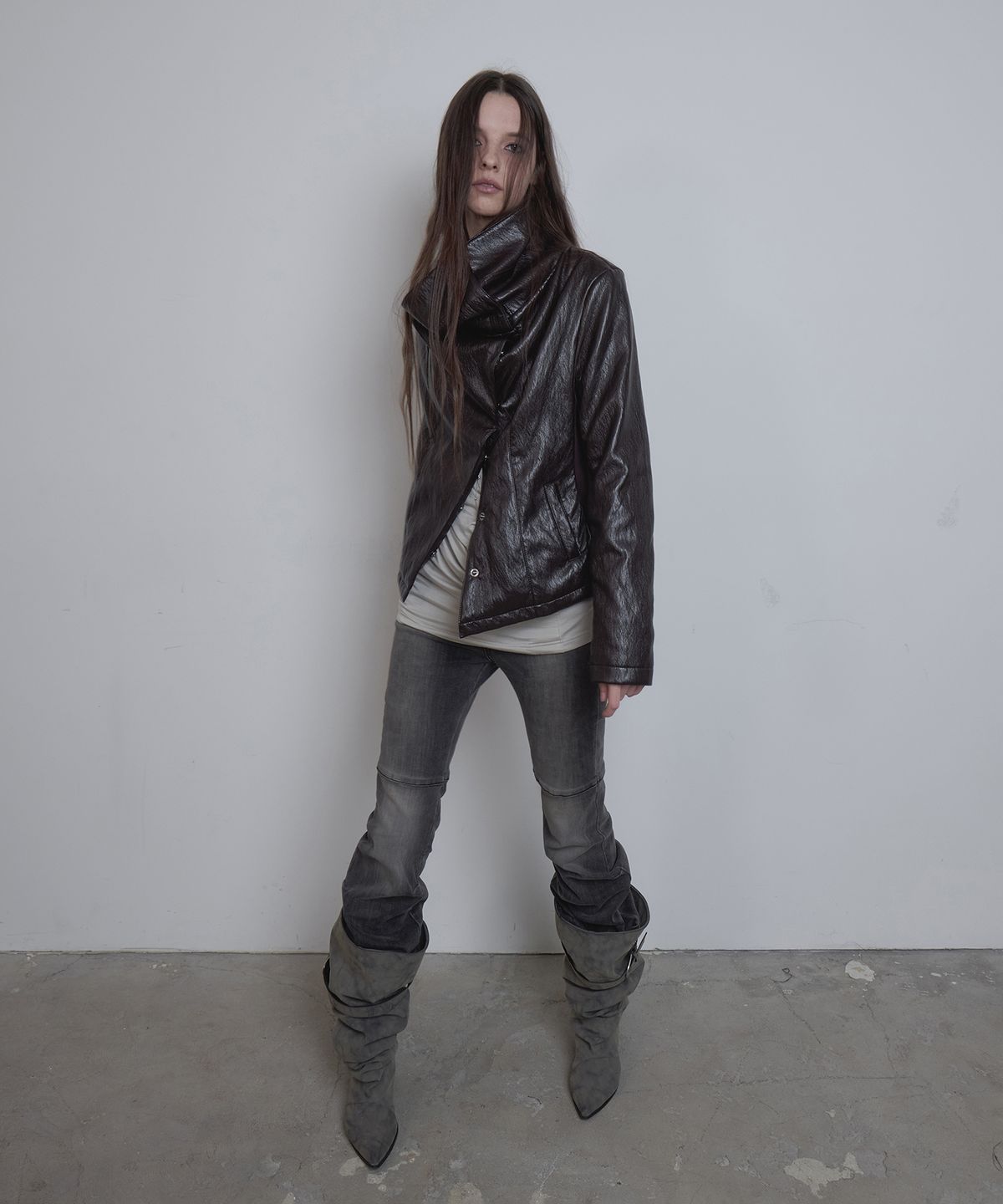 애시메트리(ASYMMETRY) CONVERTIBLE DRAPE LEATHER JACKET / BROWN