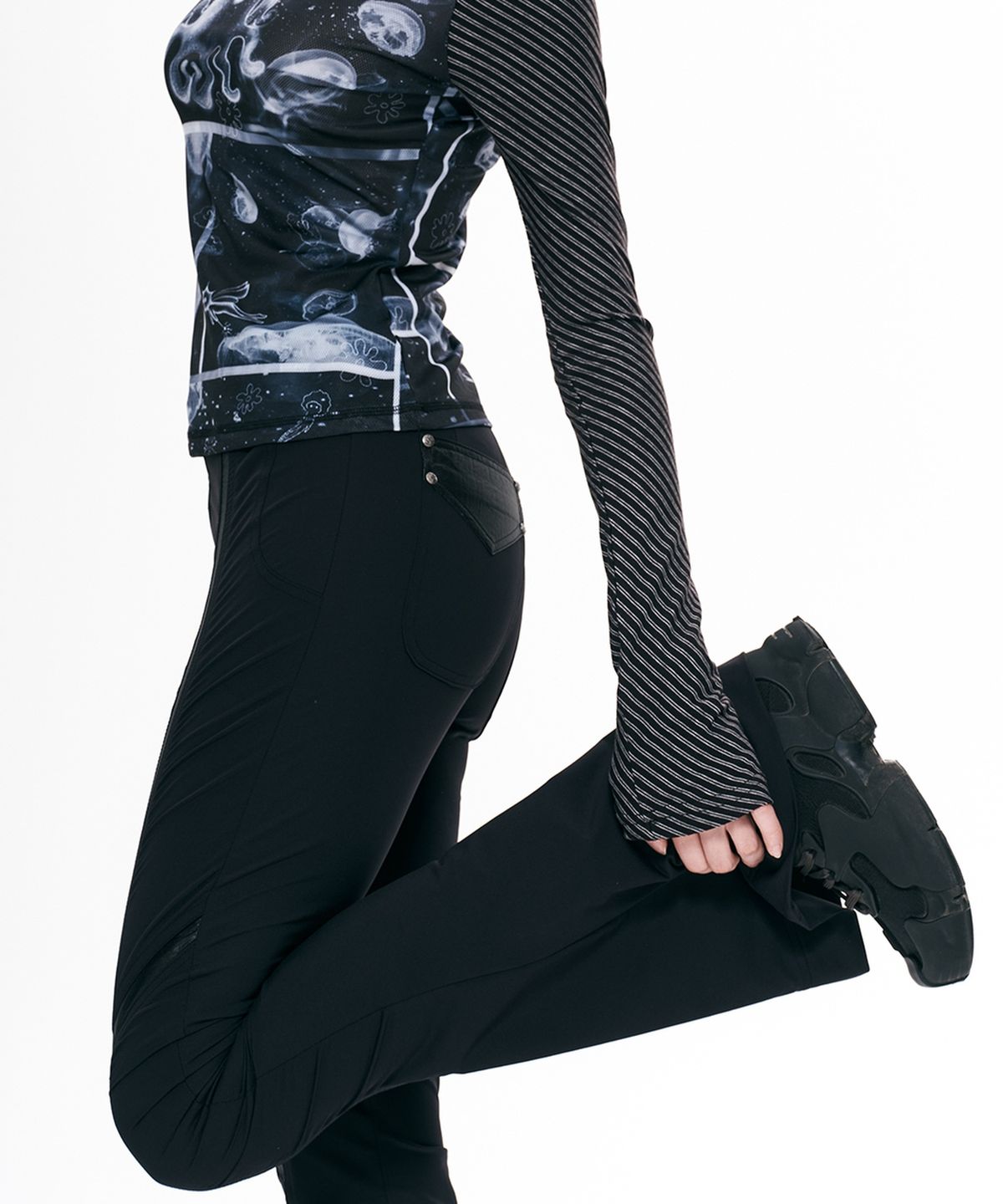 비건타이거(VEGAN TIGER) CURVE PANEL PANTS
