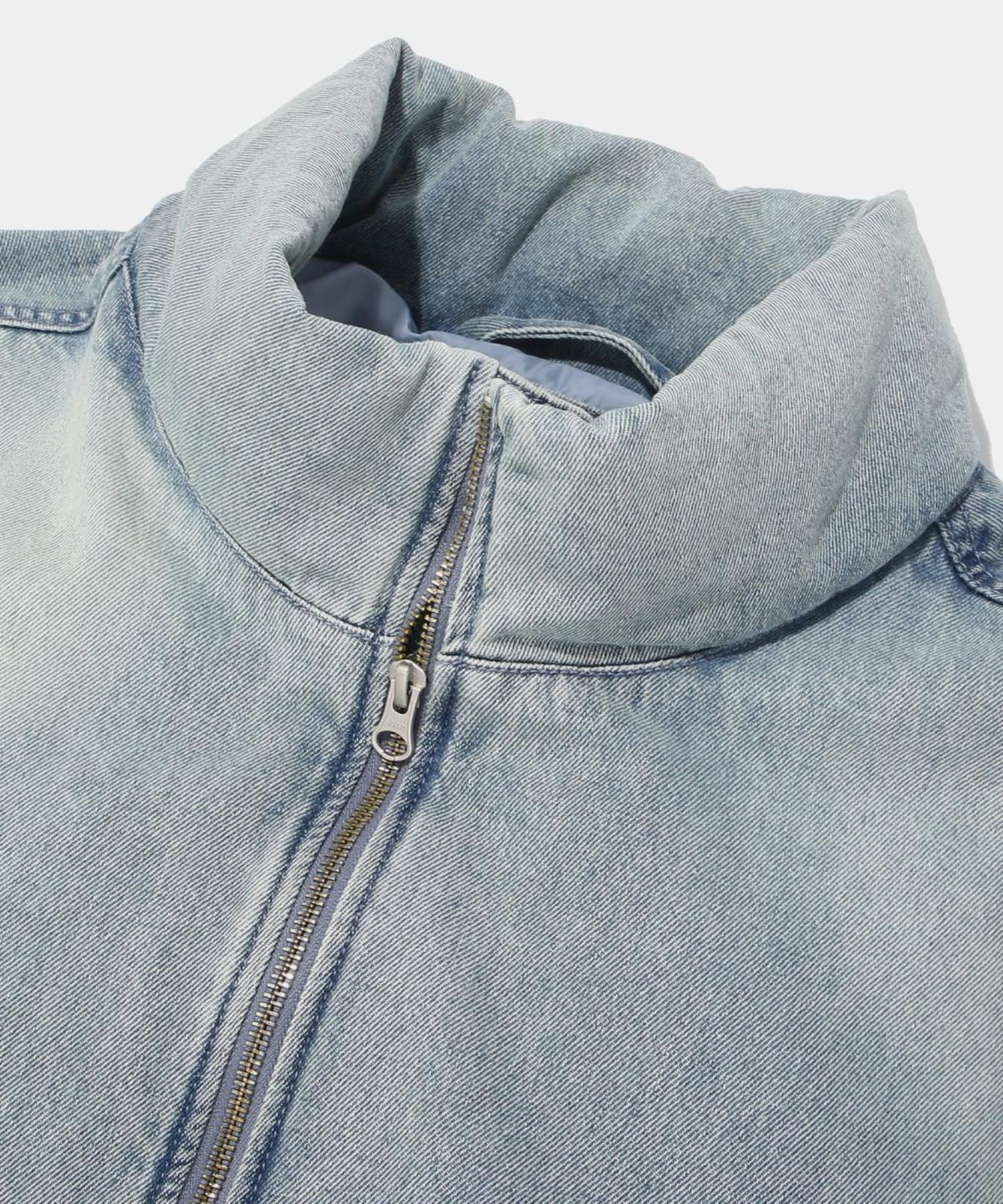 컬럼비아 유니버시티(COLUMBIA UNIVERSITY) STREET DENIM OVER PUFFER JACKET_LIGHT JEANS