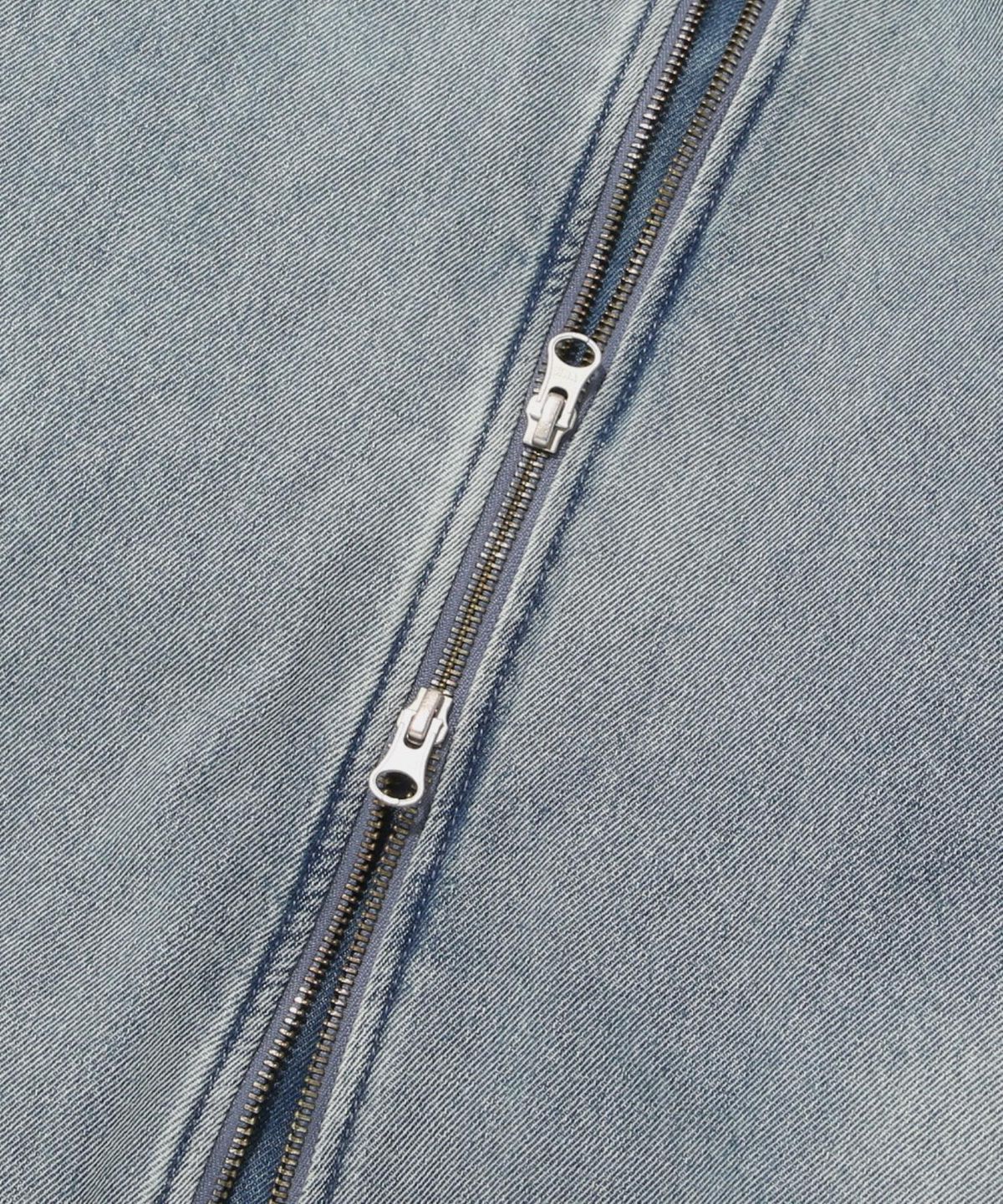 컬럼비아 유니버시티(COLUMBIA UNIVERSITY) STREET DENIM OVER PUFFER JACKET_LIGHT JEANS