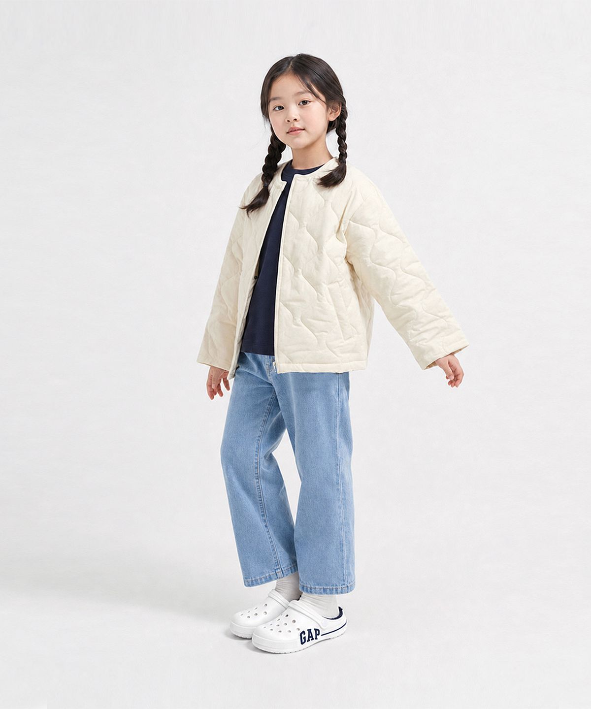갭 키즈(GAP KIDS) 토이 퍼 방한샌들 화이트