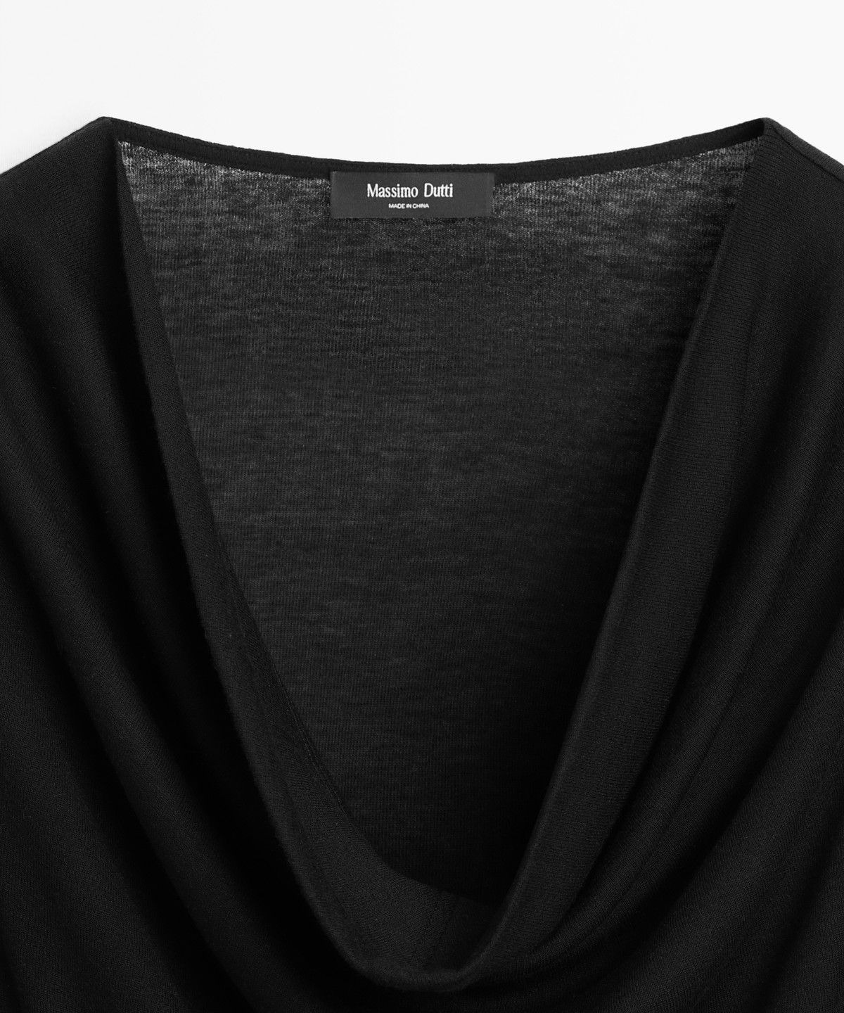 마시모두띠(MASSIMO DUTTI) 드레이프 네크라인 긴소매 탑