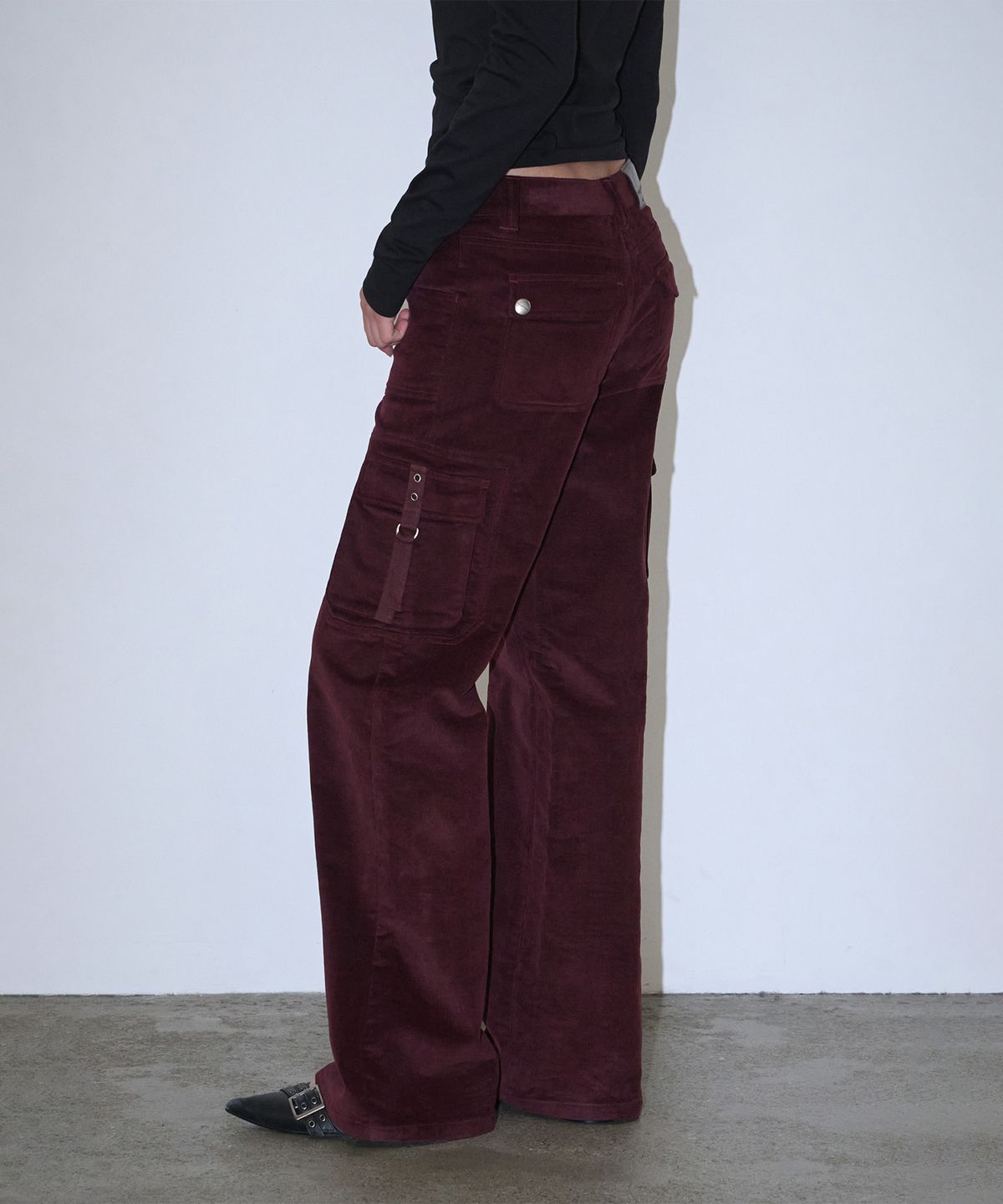 로타입(ROUGHTYPE) Corduroy Cargo Bootcut Pants - Burgundy