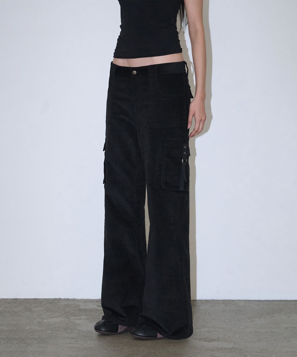 로타입(ROUGHTYPE) Corduroy Cargo Bootcut Pants - Black