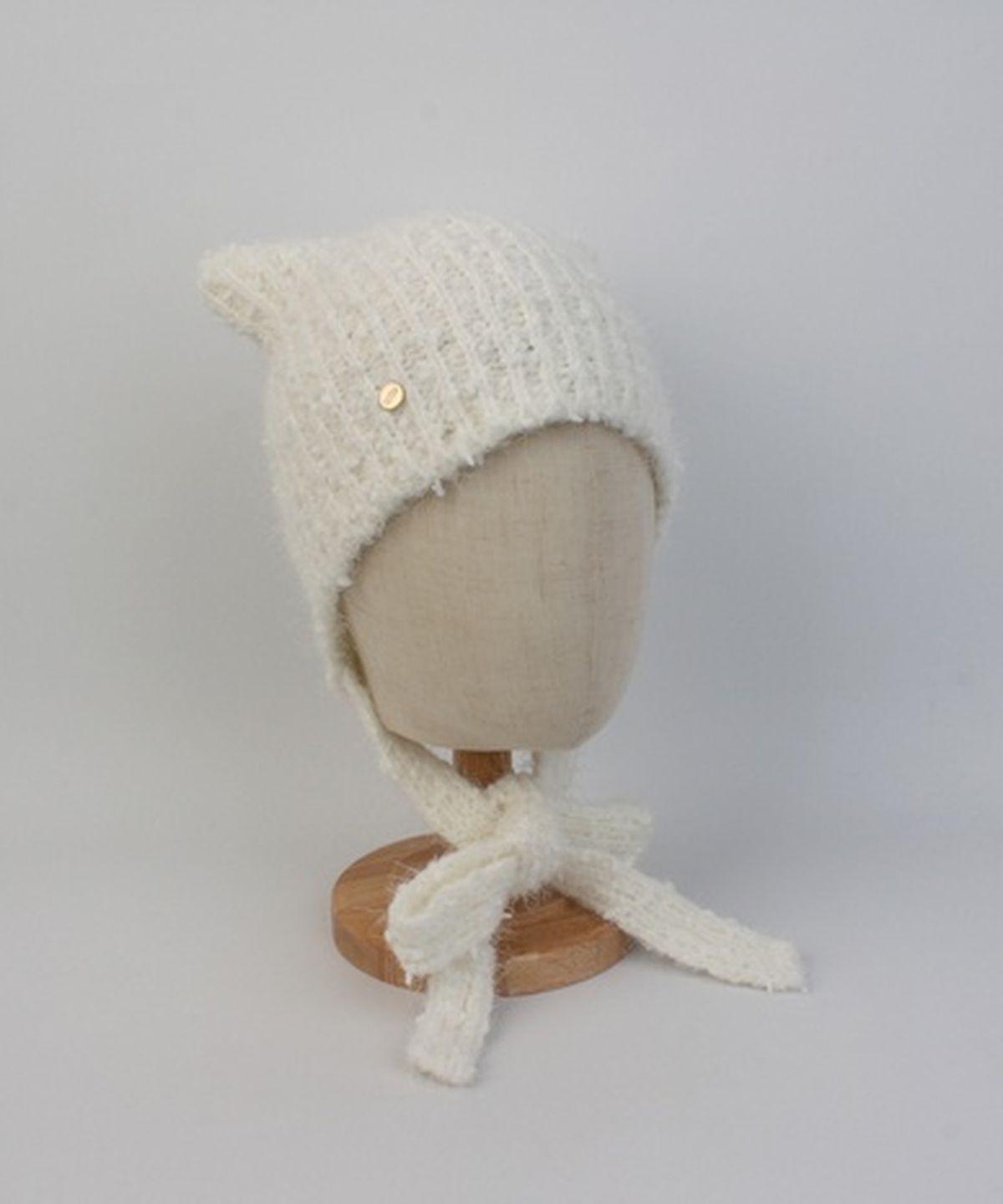 유니버셜 케미스트리(UNIVERSAL CHEMISTRY) Cat Wool Logo Ivory Bonnet Hat 고양이모자