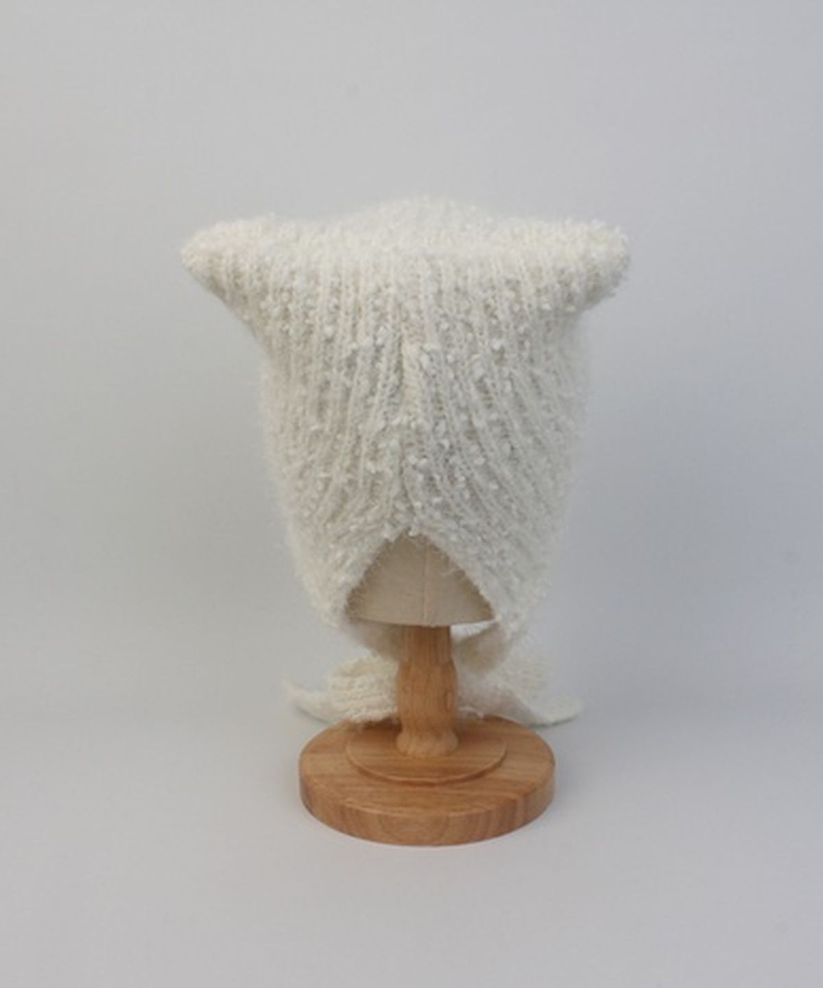 유니버셜 케미스트리(UNIVERSAL CHEMISTRY) Cat Wool Logo Ivory Bonnet Hat 고양이모자