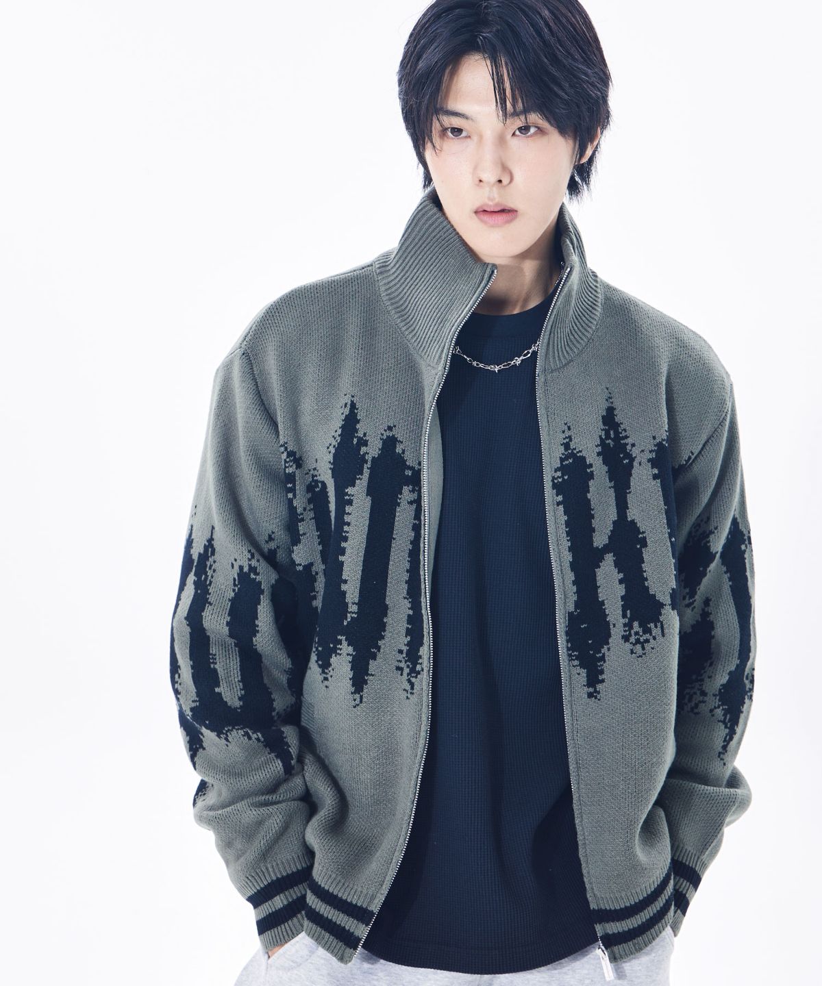 벙커버스터(BUNKERBUSTER) 하이넥 블러디 로고 니트 집업 MR5SU502_KHAKI
