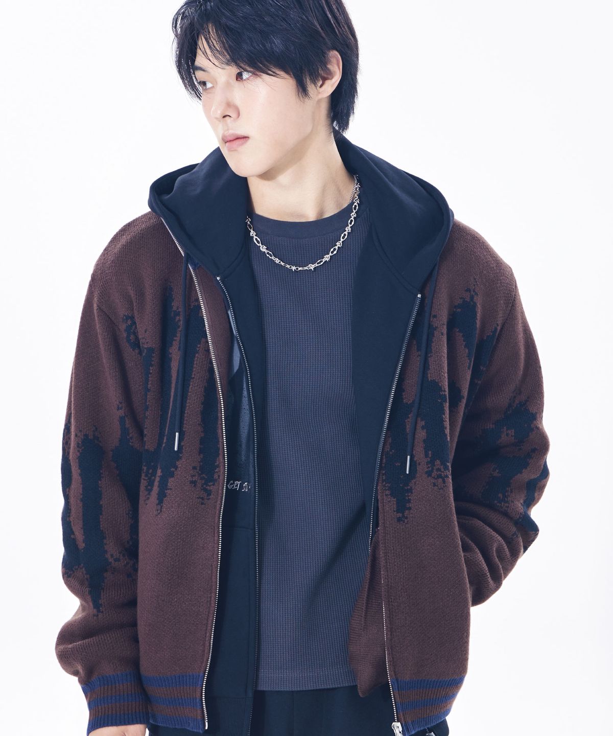 벙커버스터(BUNKERBUSTER) 하이넥 블러디 로고 니트 집업 MR5SU502_BROWN