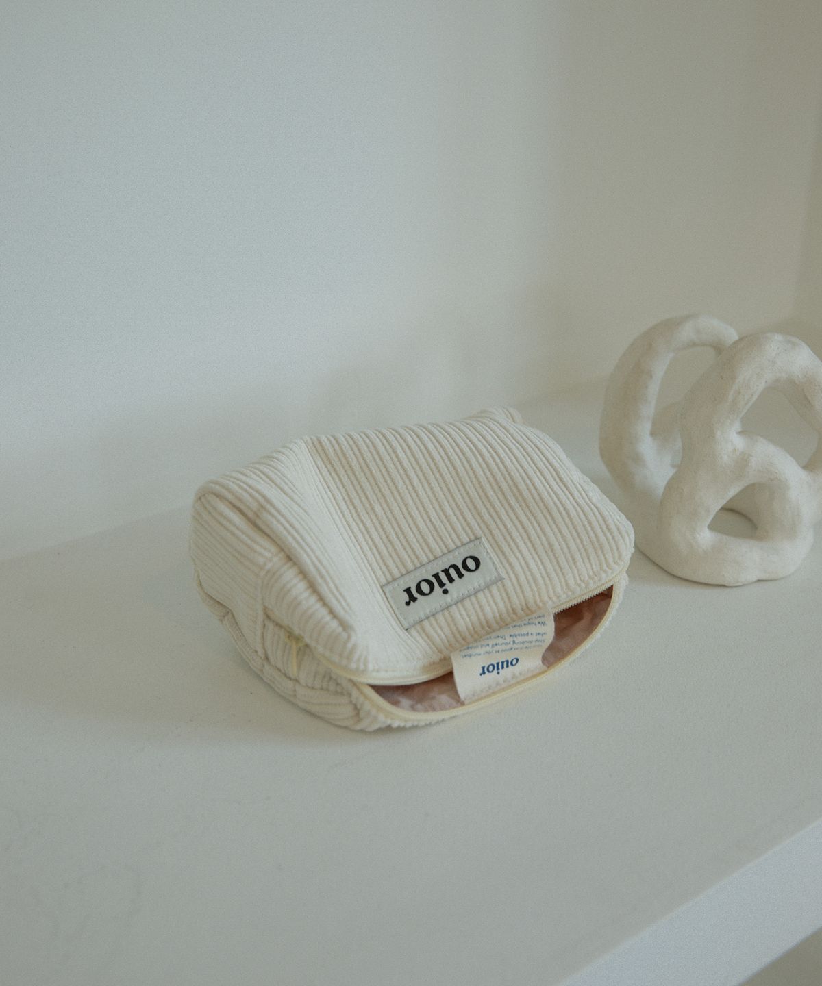 위올(OUIOR) [기프트박스]ouior everyday pouch_corduroy vanilla cream