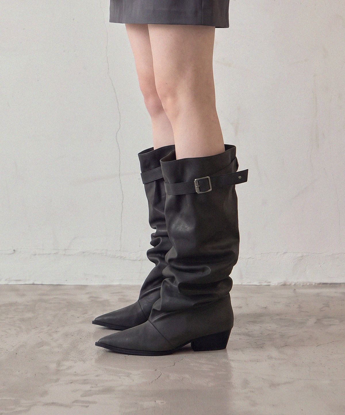 프리플라(FRI FLA) ljh1039 Pointed Toe Belted Slouchy Long Boots - 2 Colors