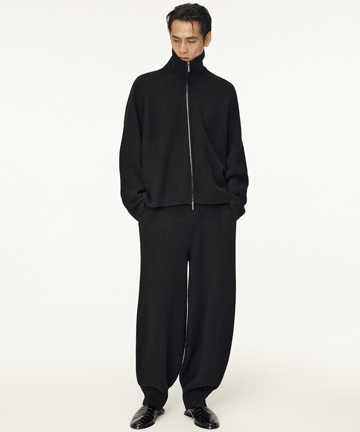 우마뭉(UMARMUNG) Wool cashmere ribbed whole garment pants_Black