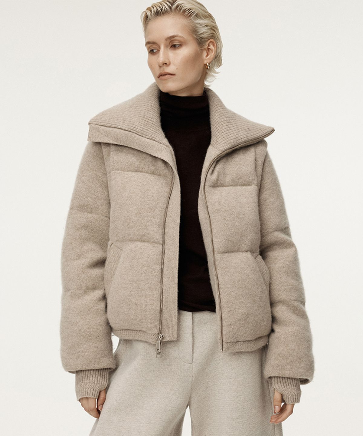 우마뭉(UMARMUNG) Wool cashmere detachable sleeve puffer jacket_Dune