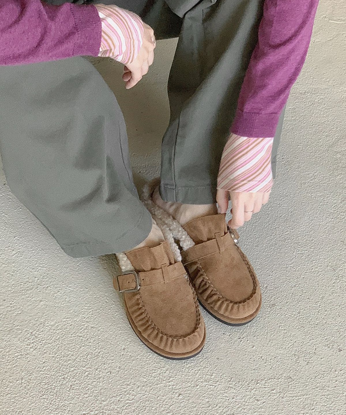 무드앤플(MOODNPLE) Mocca 트리밍 퍼 로퍼뮬  2color 2cm m1021