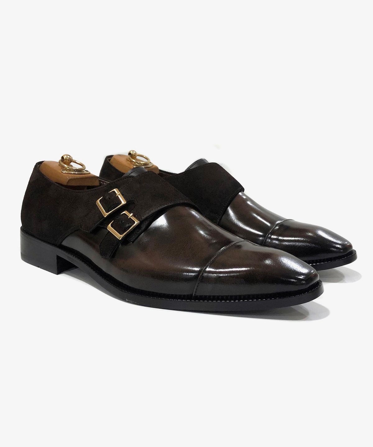 조앤슈(JOENSHOE) 브루흐 투패턴 골드버클 몽크스트랩 다크브라운