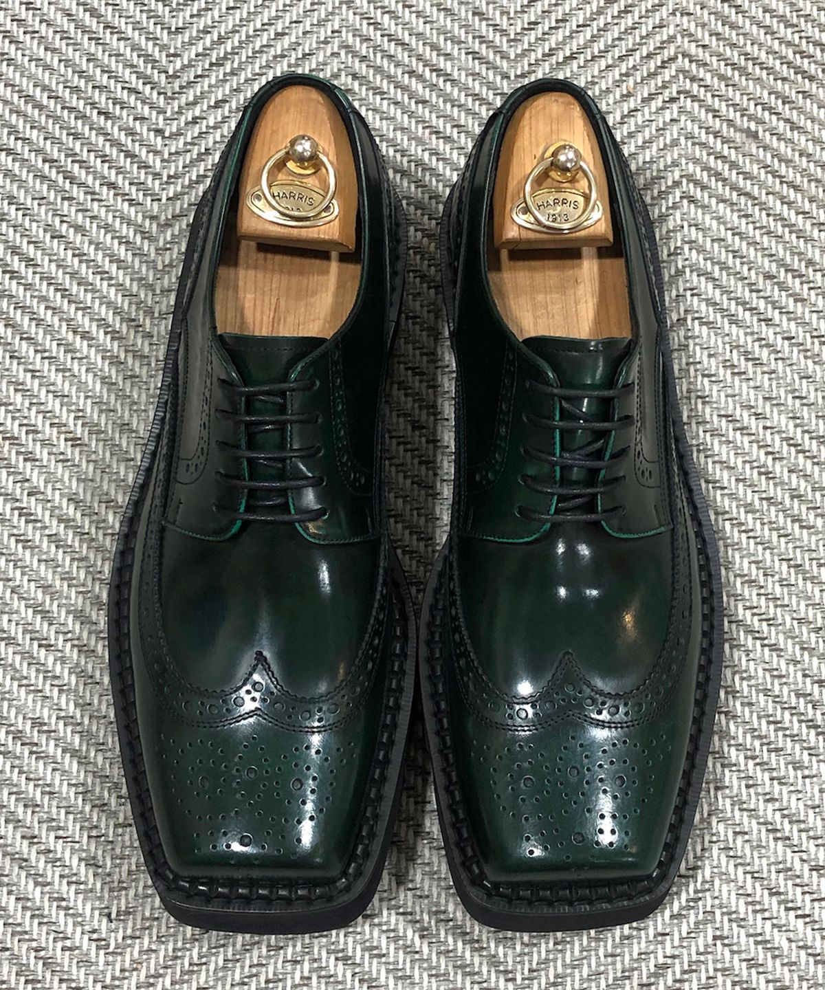 조앤슈(JOENSHOE) 토우컷 윙팁 옥스퍼드 그린