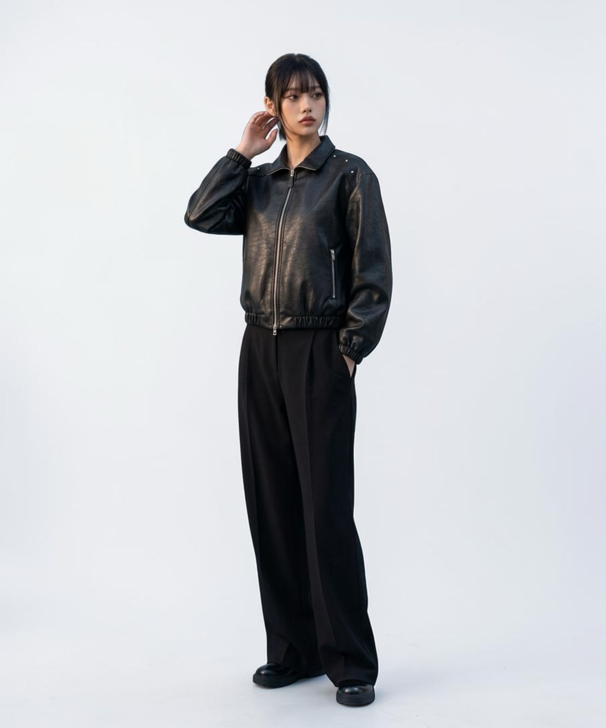 본슬리피(BORN SLIPPY) Crystal Stud Noir Leather Blouson (Black)
