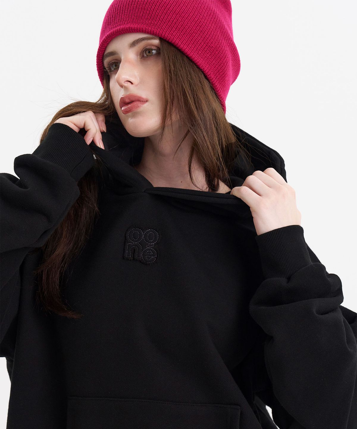 우네(OONE) Cotton Logo Applique Hoodie_Black