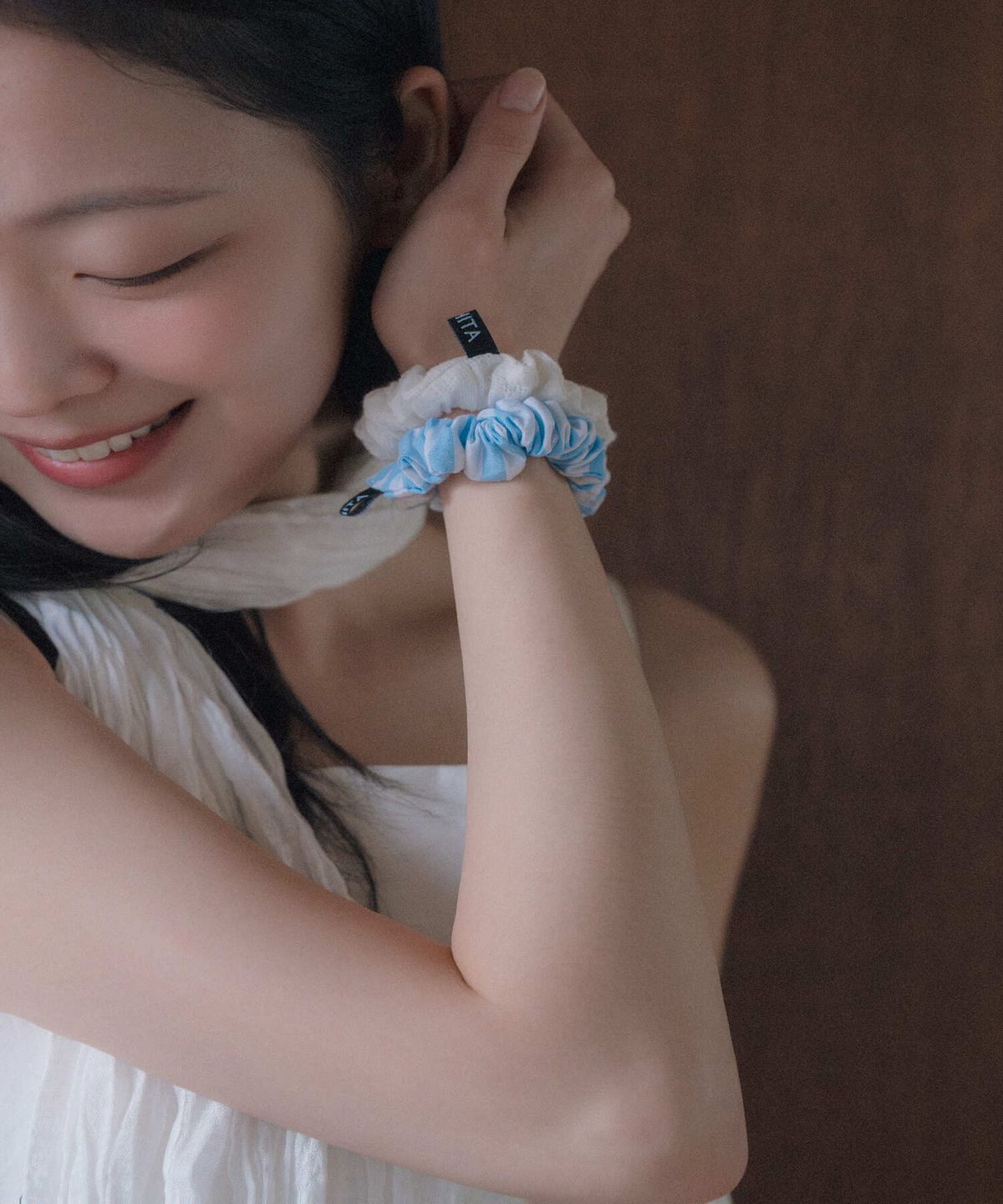 아시타(ASHITA) Ivory wrinkle scarf (아이보리 링클 스카프)
