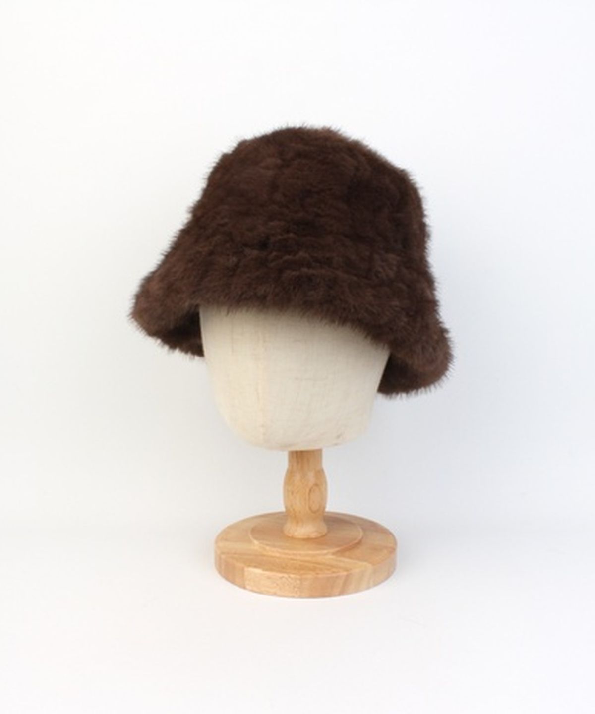유니버셜 케미스트리(UNIVERSAL CHEMISTRY) Baby Fur Brown Bucket Hat 버킷햇