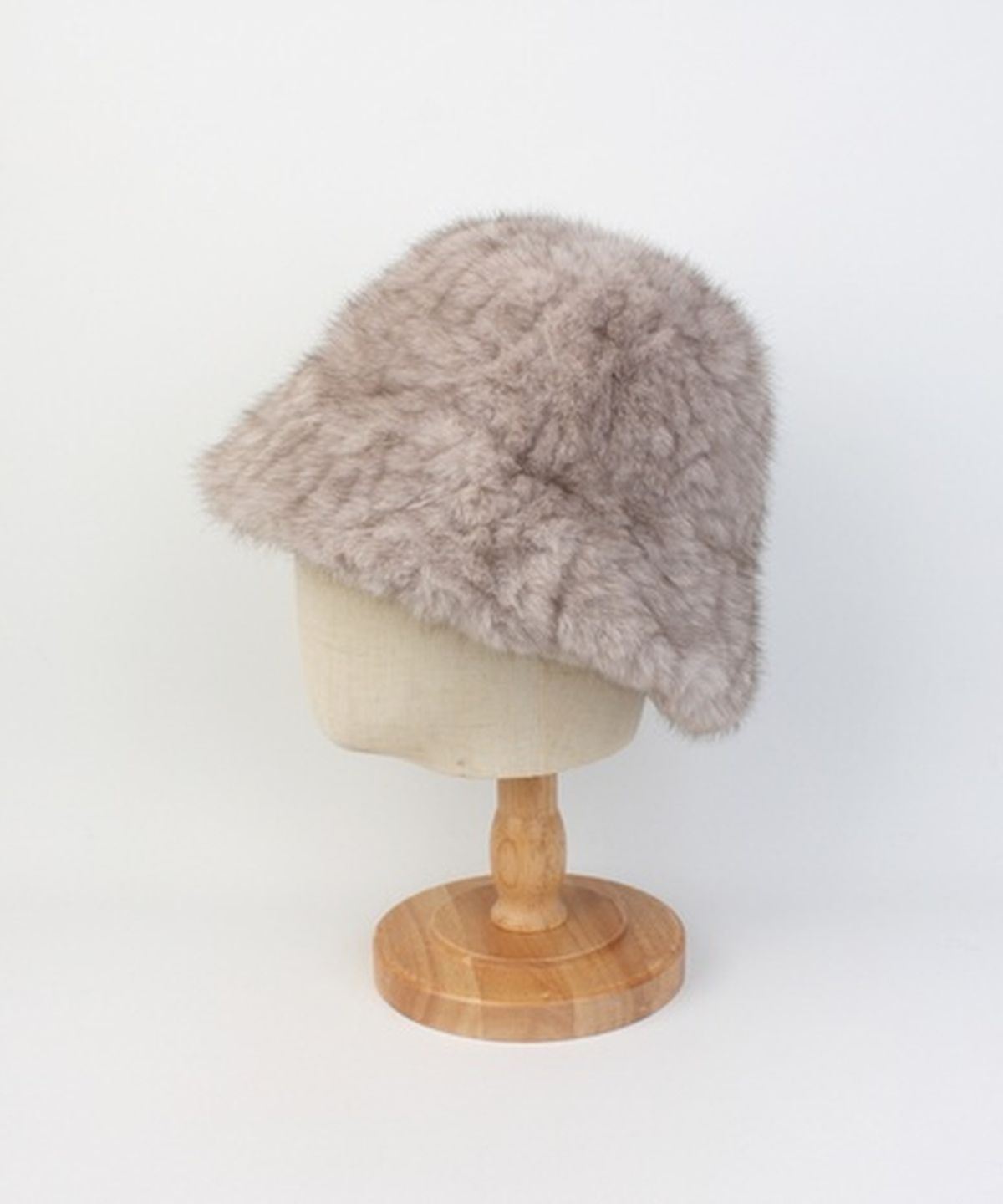 유니버셜 케미스트리(UNIVERSAL CHEMISTRY) Baby Fur Gray Bucket Hat 버킷햇