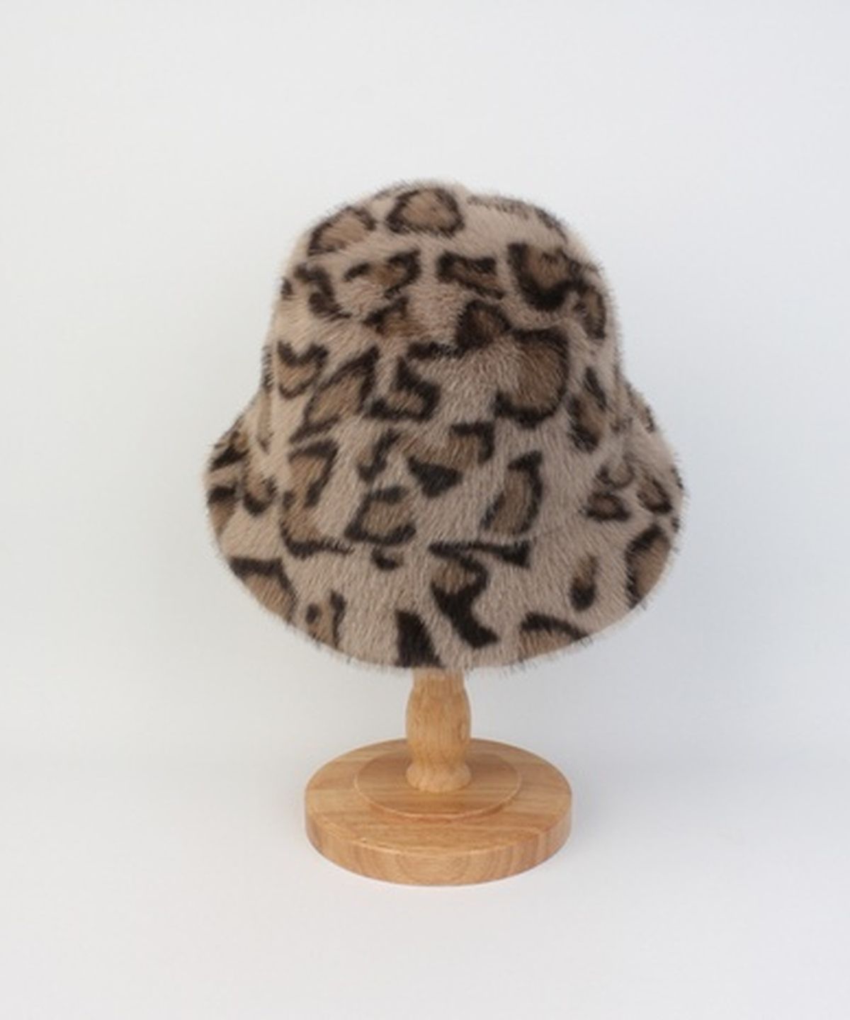 유니버셜 케미스트리(UNIVERSAL CHEMISTRY) Leopord Fur Bucket Hat 버킷햇