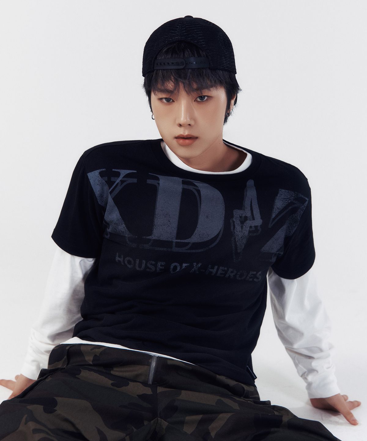 더바이닐하우스(THEVINYLHOUSE) [더바이닐하우스 X 엑디즈] FADED LOGO TEE BLACK