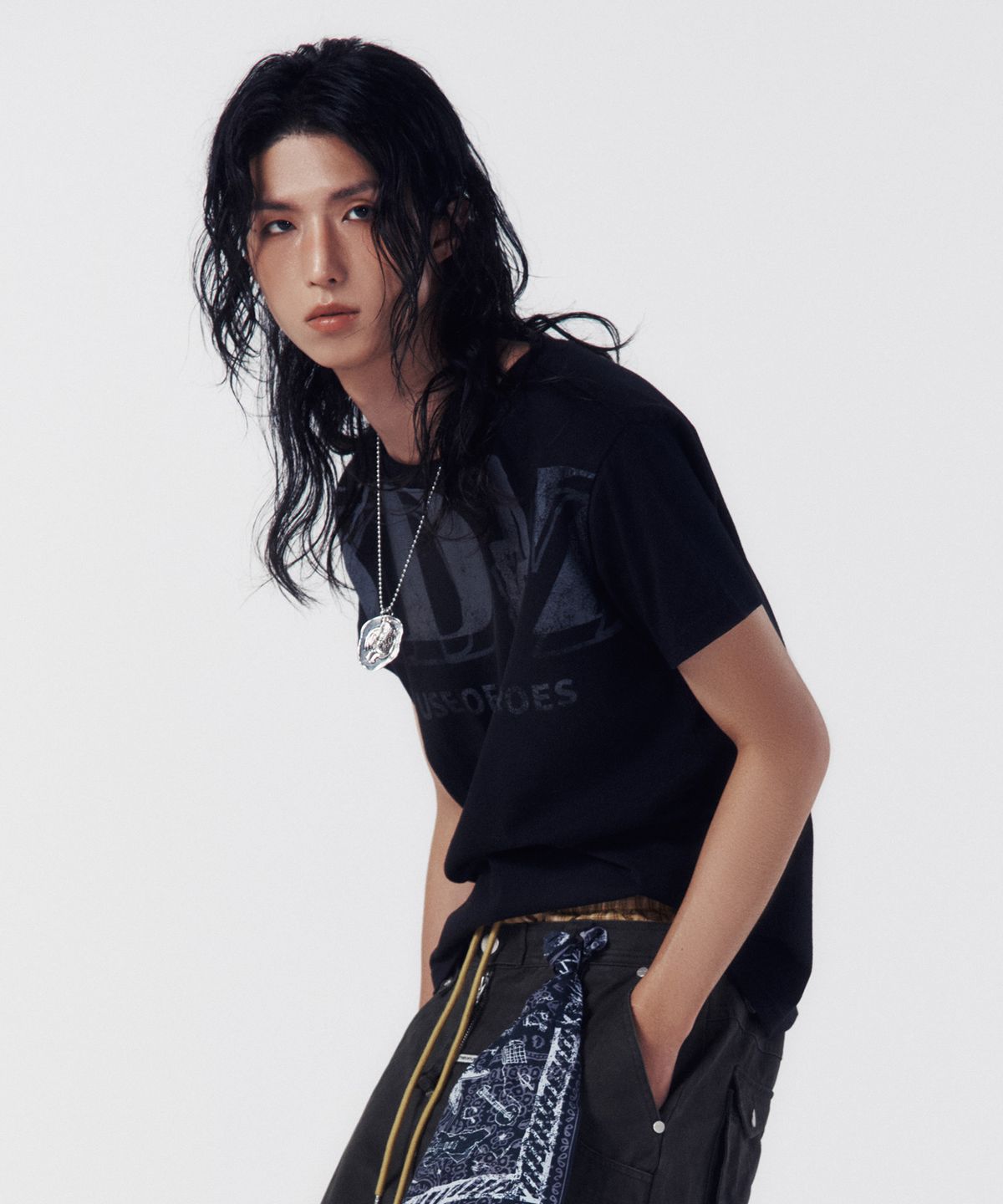 더바이닐하우스(THEVINYLHOUSE) [더바이닐하우스 X 엑디즈] FADED LOGO TEE BLACK