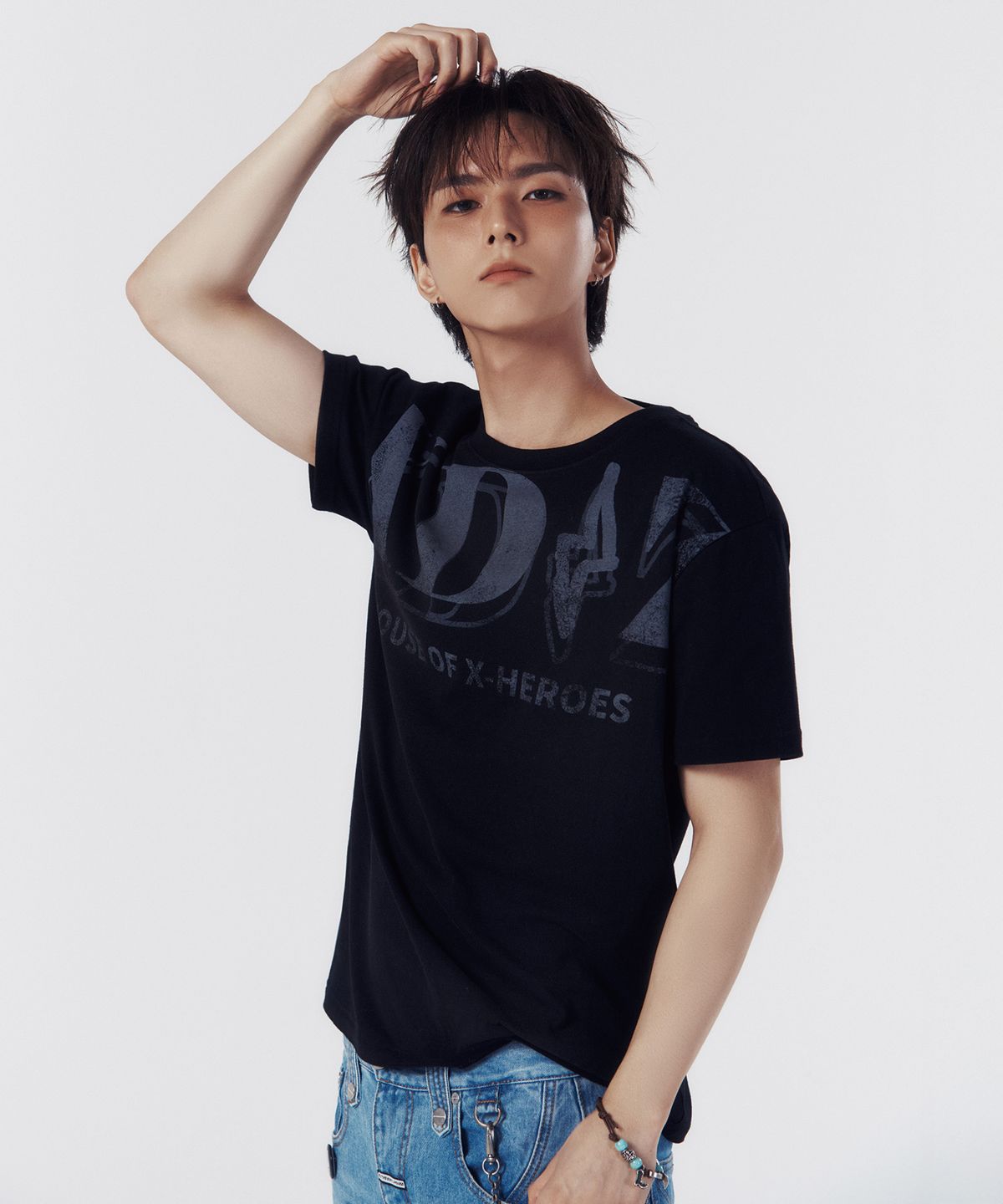 더바이닐하우스(THEVINYLHOUSE) [더바이닐하우스 X 엑디즈] FADED LOGO TEE BLACK
