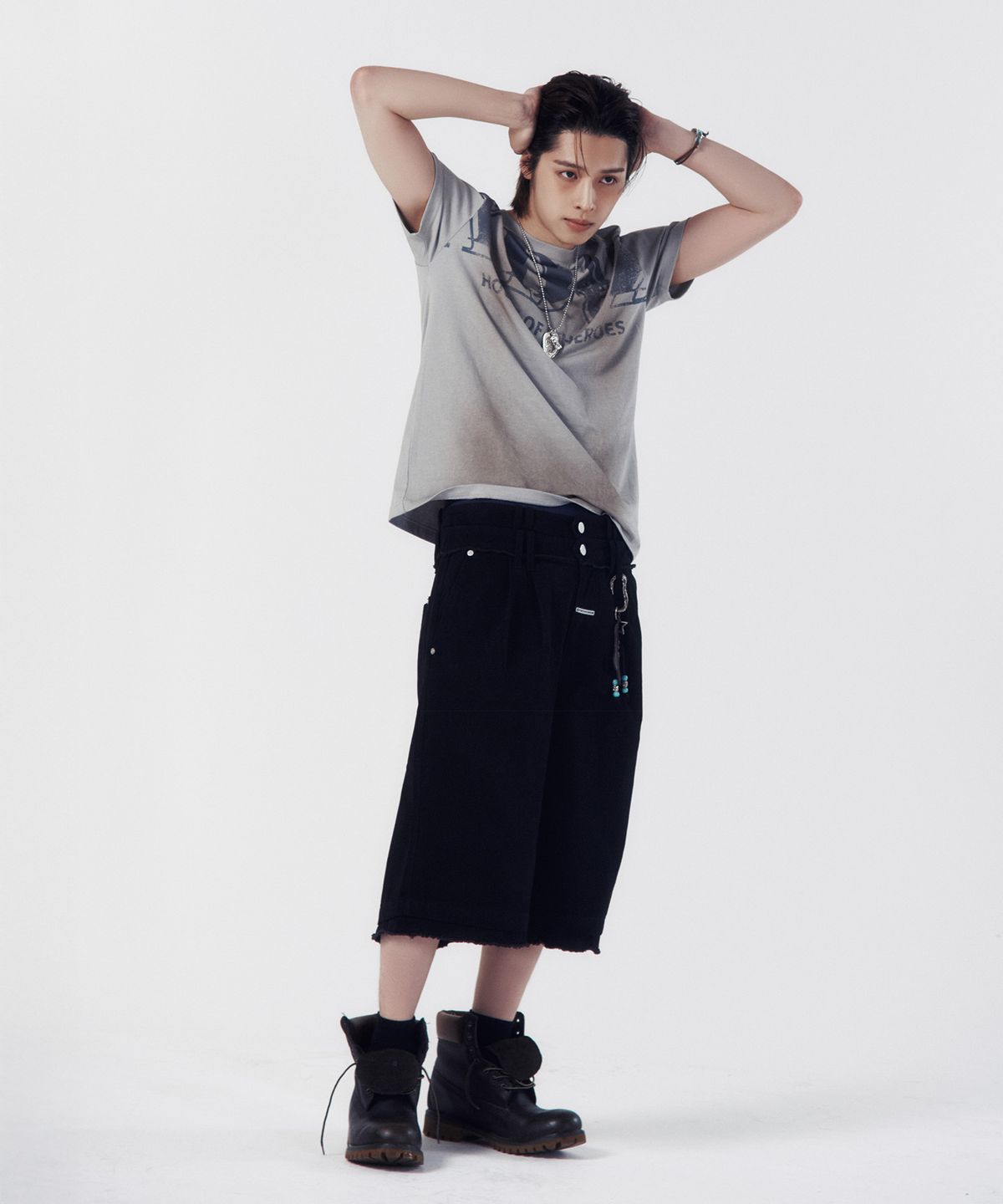더바이닐하우스(THEVINYLHOUSE) [더바이닐하우스 X 엑디즈] FADED LOGO TEE GREY