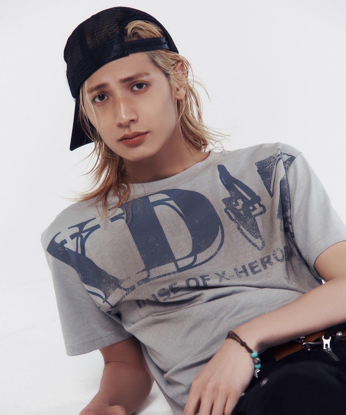 더바이닐하우스(THEVINYLHOUSE) [더바이닐하우스 X 엑디즈] FADED LOGO TEE GREY
