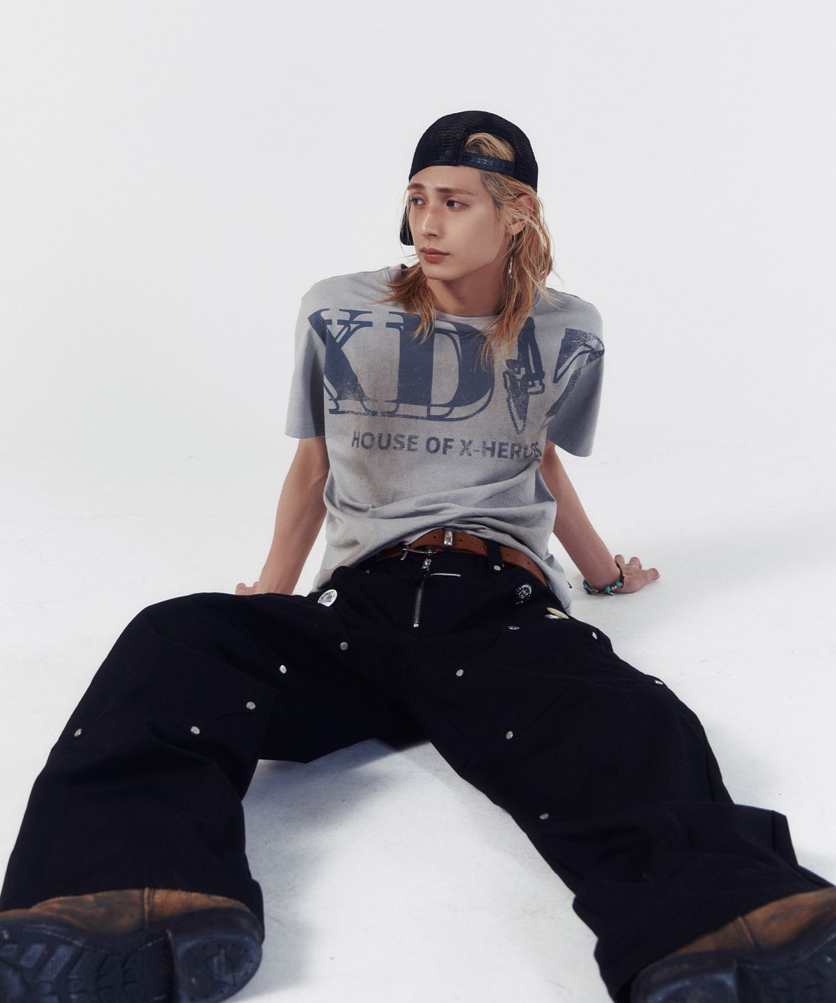 더바이닐하우스(THEVINYLHOUSE) [더바이닐하우스 X 엑디즈] FADED LOGO TEE GREY
