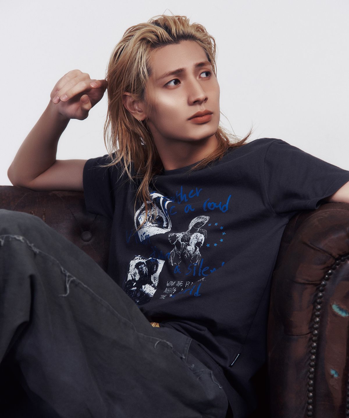 더바이닐하우스(THEVINYLHOUSE) [더바이닐하우스 X 엑디즈] DOODLE COLLAGE TEE CHARCOAL