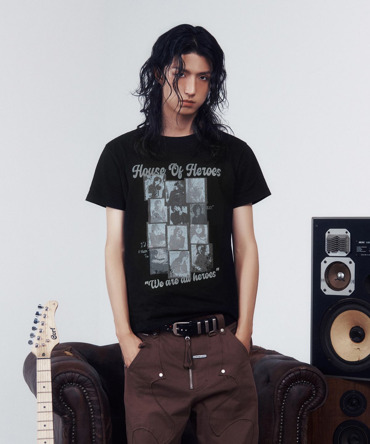 더바이닐하우스(THEVINYLHOUSE) [더바이닐하우스 X 엑디즈] HOUSE OF HERO TEE BLACK