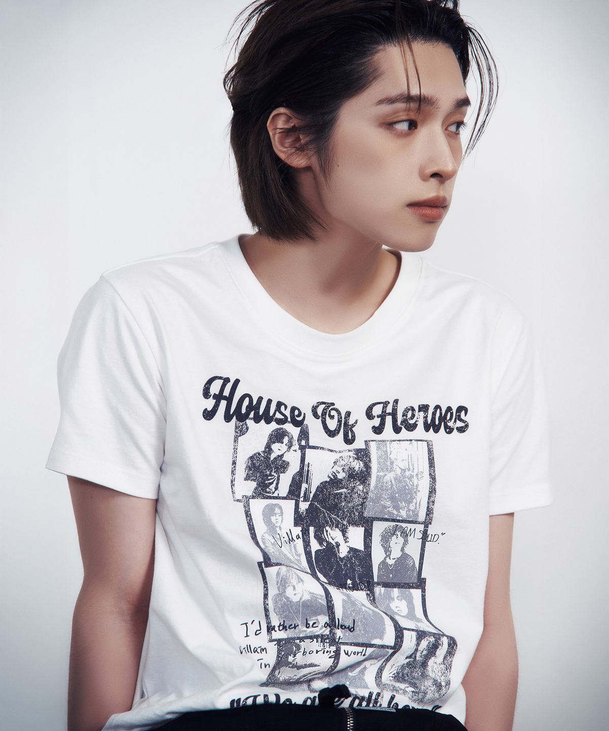 더바이닐하우스(THEVINYLHOUSE) [더바이닐하우스 X 엑디즈] HOUSE OF HERO TEE WHITE