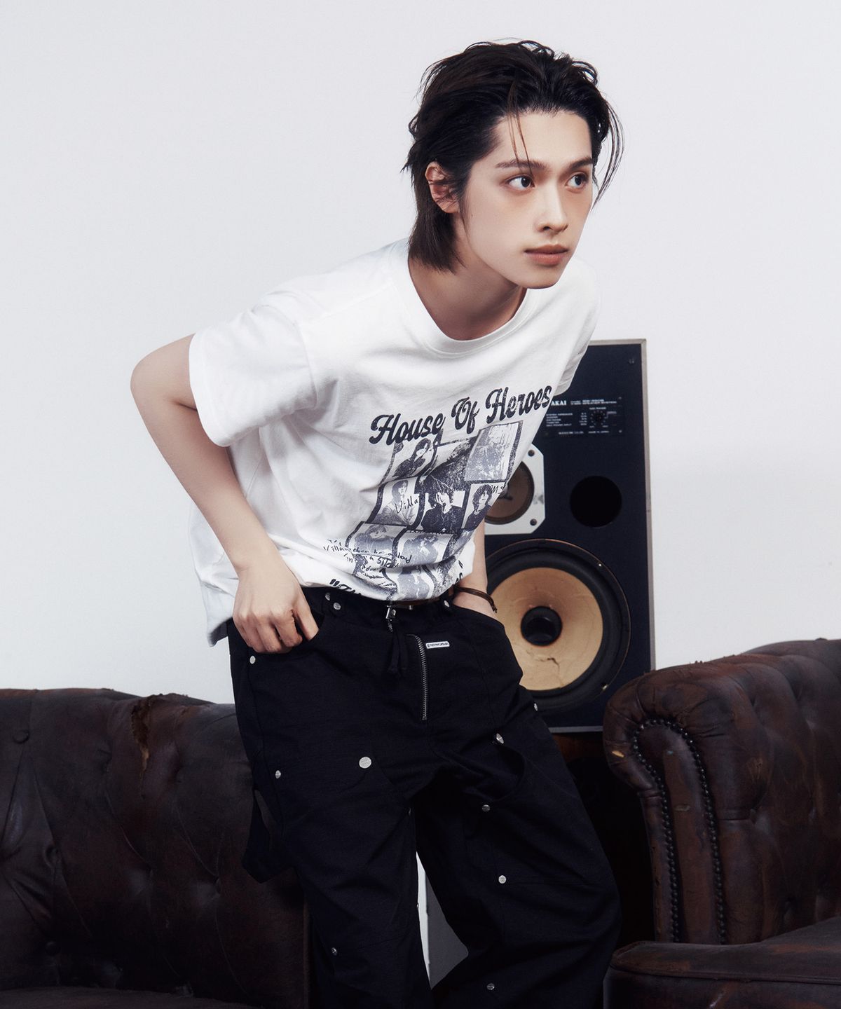 더바이닐하우스(THEVINYLHOUSE) [더바이닐하우스 X 엑디즈] HOUSE OF HERO TEE WHITE