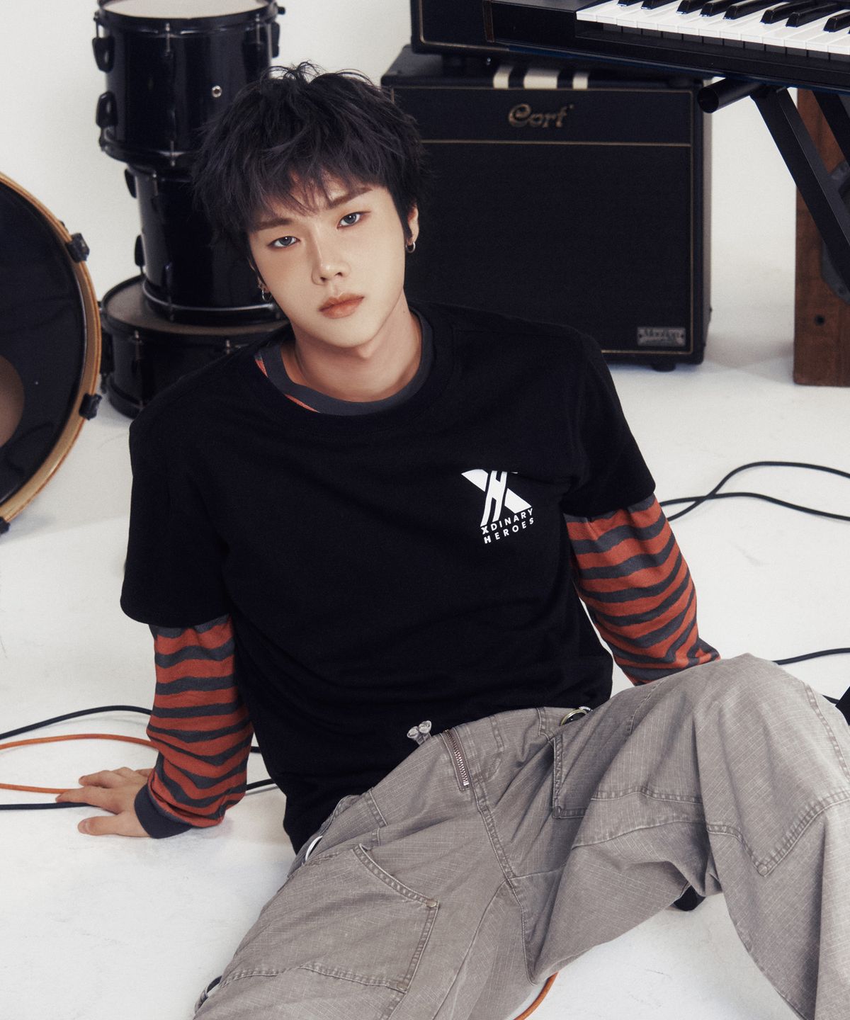 더바이닐하우스(THEVINYLHOUSE) [더바이닐하우스 X 엑디즈] SOUND WAVE TEE BLACK