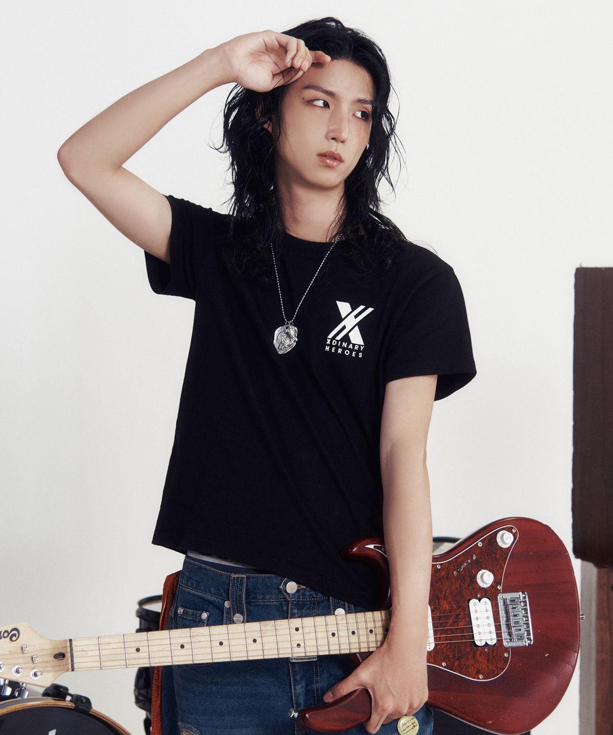 더바이닐하우스(THEVINYLHOUSE) [더바이닐하우스 X 엑디즈] SOUND WAVE TEE BLACK