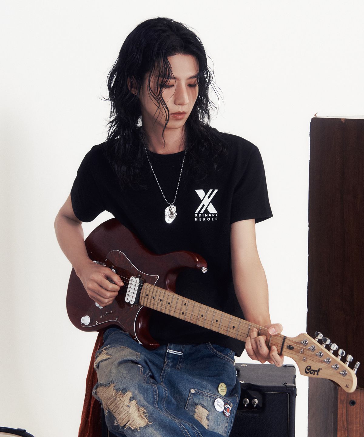 더바이닐하우스(THEVINYLHOUSE) [더바이닐하우스 X 엑디즈] SOUND WAVE TEE BLACK