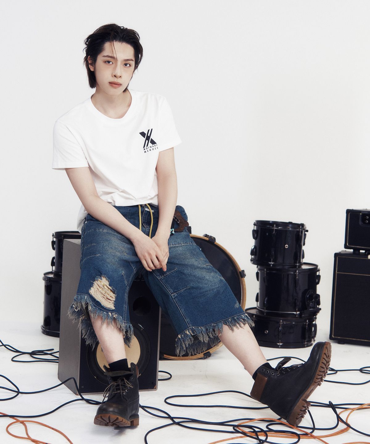 더바이닐하우스(THEVINYLHOUSE) [더바이닐하우스 X 엑디즈] SOUND WAVE TEE WHITE