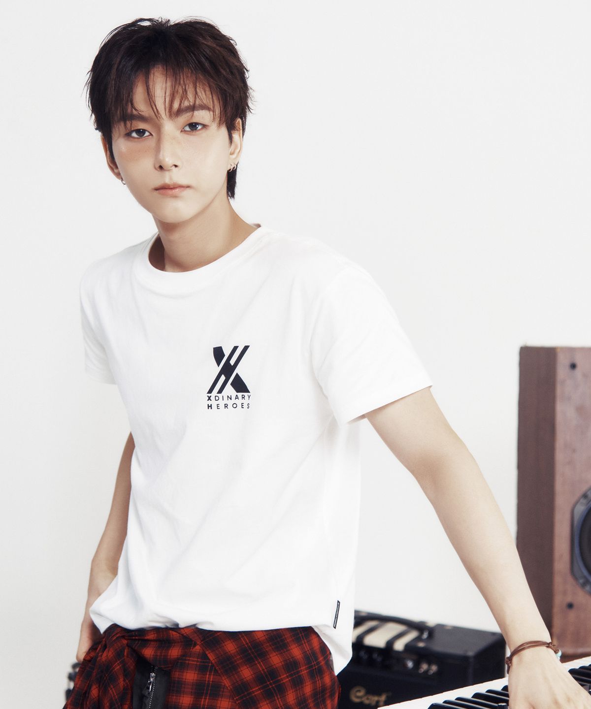 더바이닐하우스(THEVINYLHOUSE) [더바이닐하우스 X 엑디즈] SOUND WAVE TEE WHITE