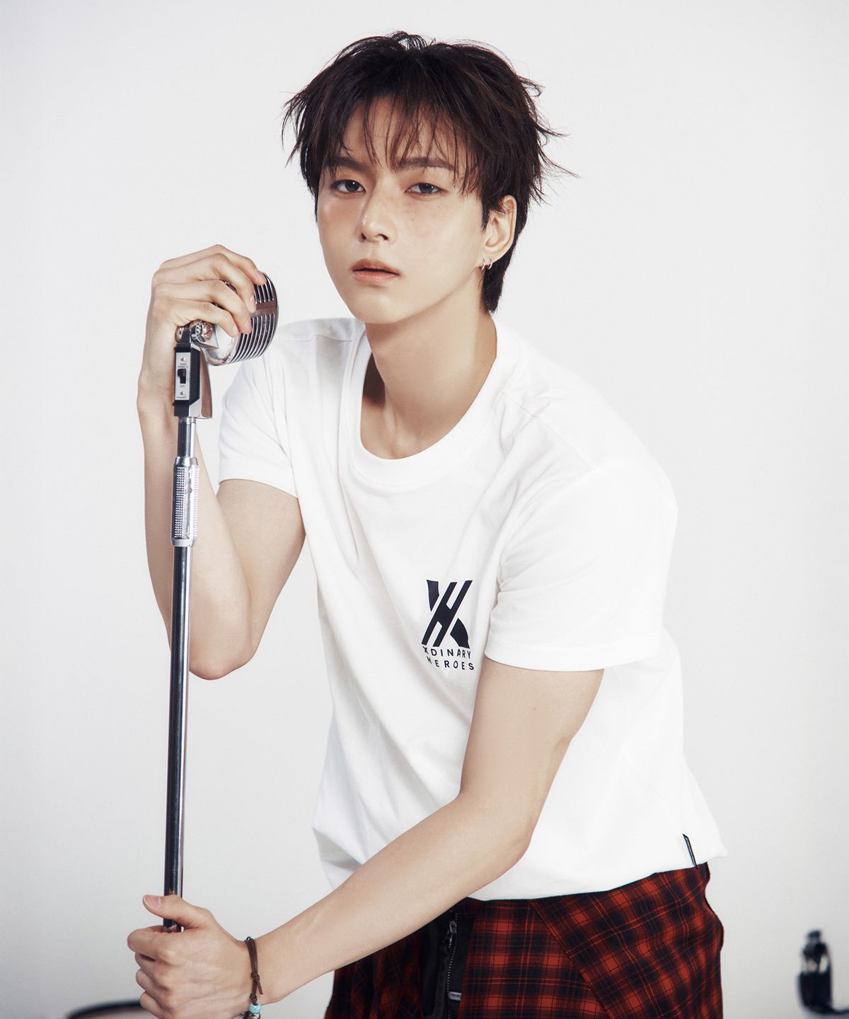 더바이닐하우스(THEVINYLHOUSE) [더바이닐하우스 X 엑디즈] SOUND WAVE TEE WHITE